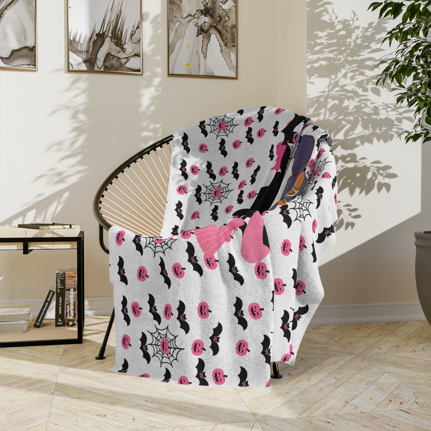 Cozy Halloween Blanket for Kids, Cute Ghost Design, Soft Microfiber Throw, Perfect for Spooky Season, Trick or Treat Decor